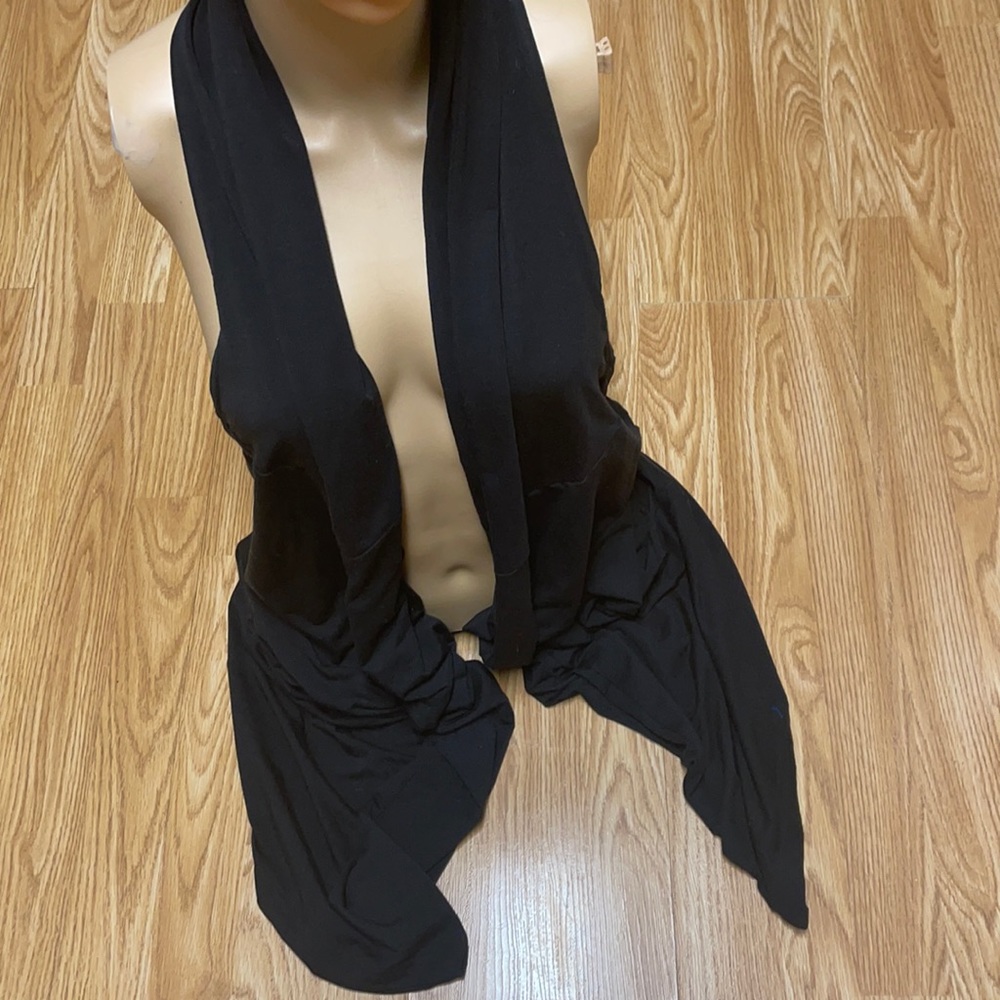 Lucy.com Size M/M easy care sleeveless black pull on